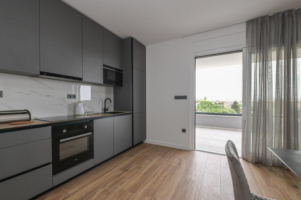 The Eagle Apartment Novalja Bagian luar foto