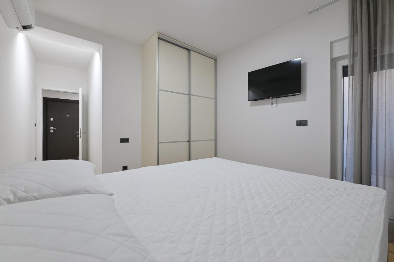 The Eagle Apartment Novalja Bagian luar foto